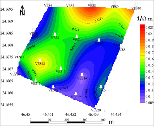 Shows a contour map of electrical conductivity (EC) in a shallow groundwater-bearing aquifer.